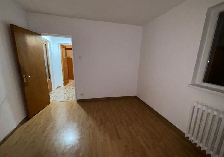 Apartament 2 camere de vanzare Drumul Taberei, Moghioros - Poză 1