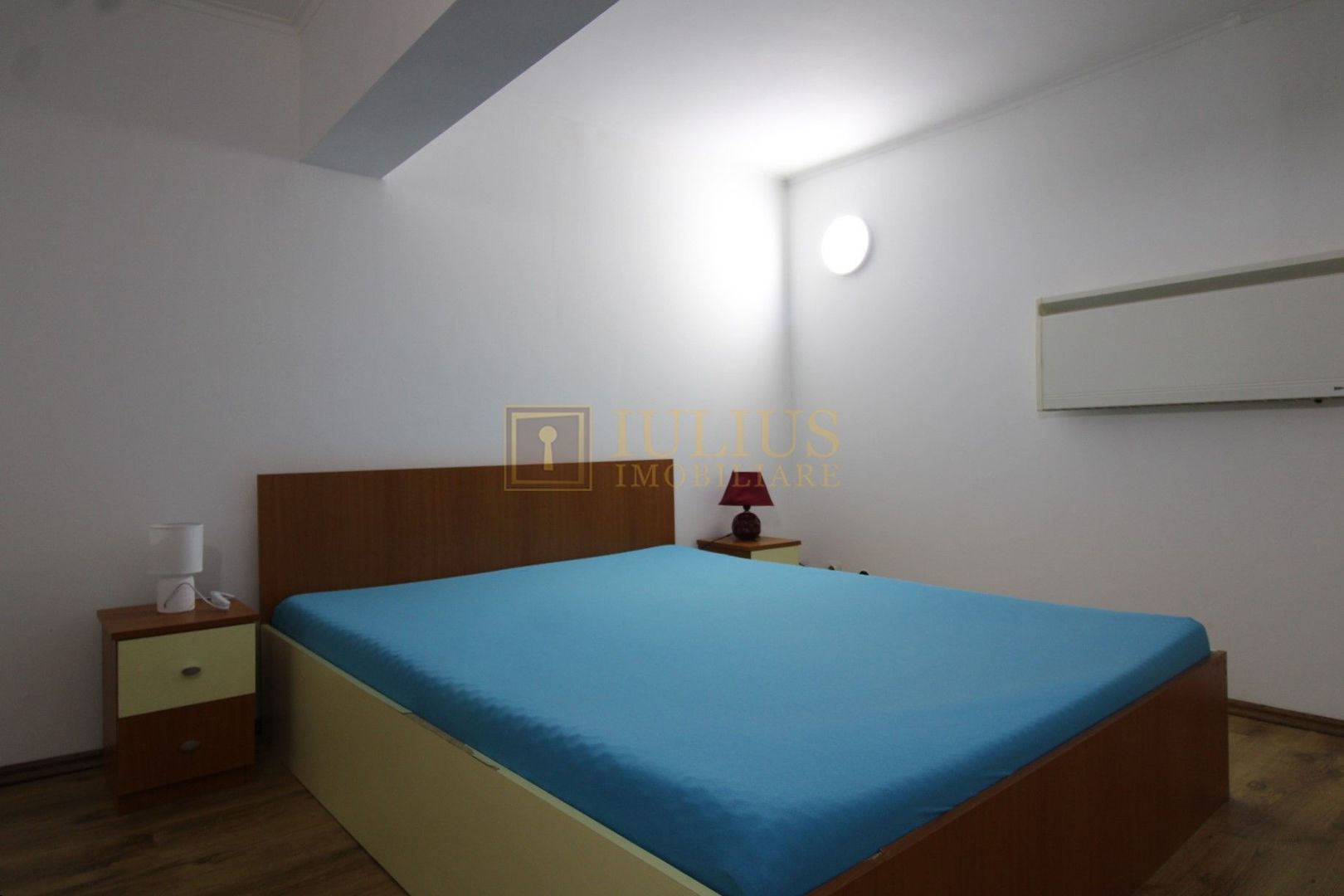 Mehala; 2 camere, 2 bai, centrala proprie, la parter. - Poză 1