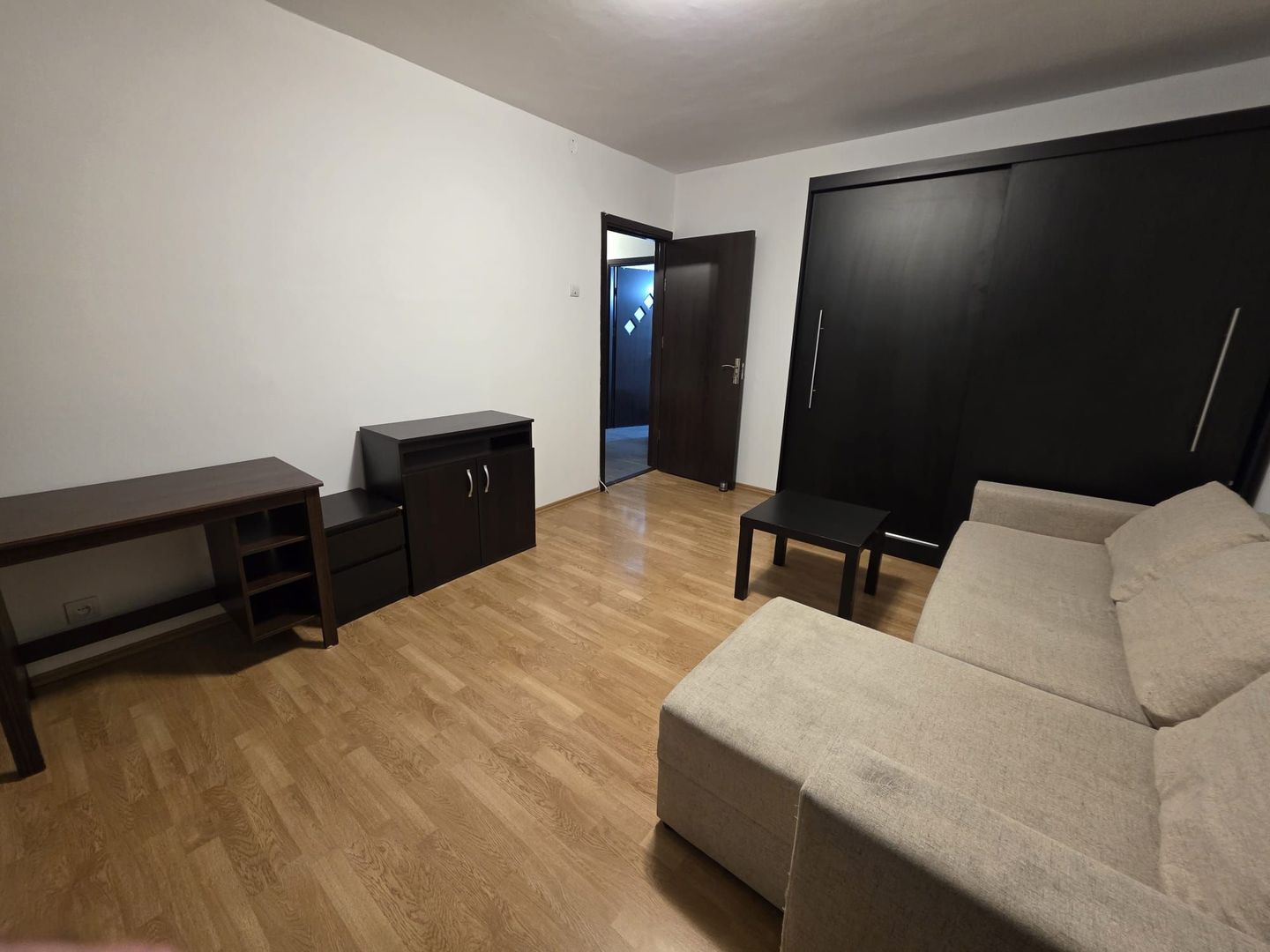 Apartament 2 camere decomandat Eroii Revolutiei - Metrou - Poză 2