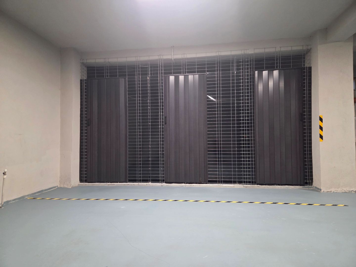 Spatiu subsol 227mp cu parcari subterane si boxe - Poză 8