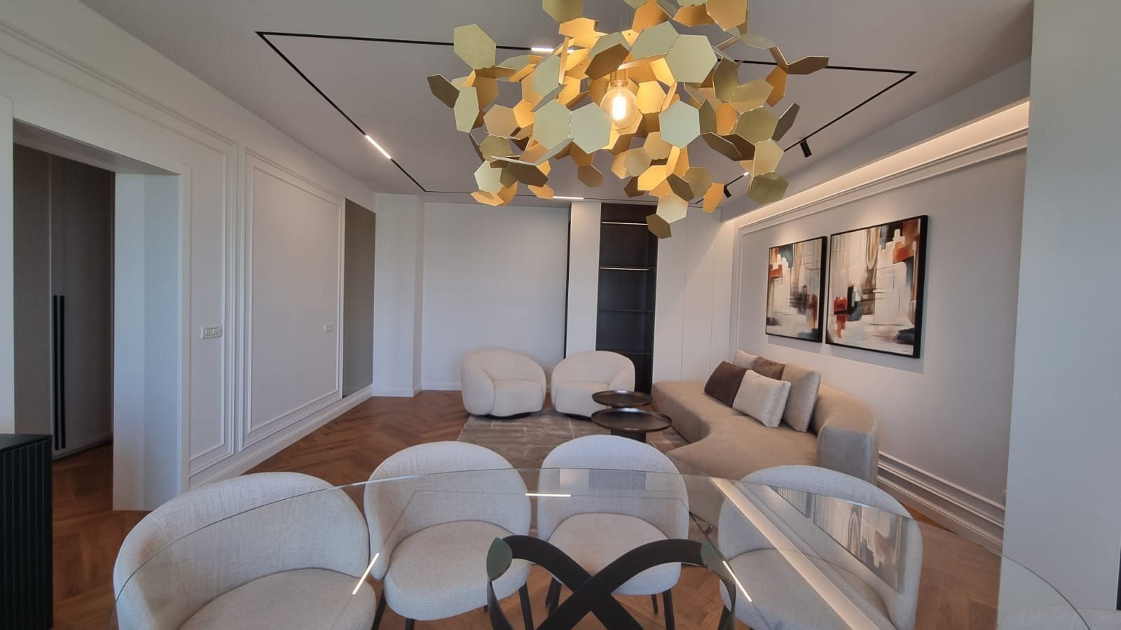 3 cam cu Personalitate | Lux și Gust Excepțional | Panorama | Central - Poză 6