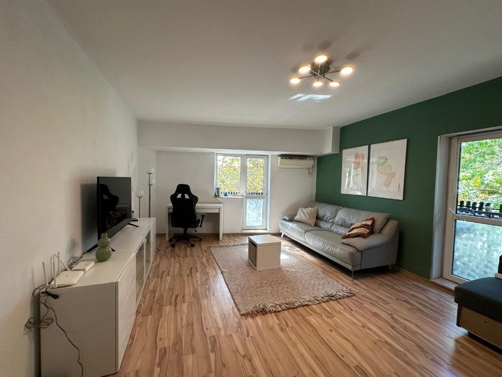 Apartament 3 camere de închiriat - Poză 1