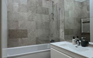 3 camere plus curte amenajata de 56 mp - Poză 9