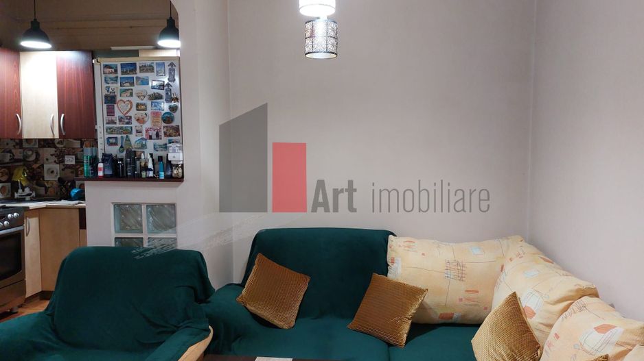 Apartamentul "ENIREJO", et. 1 in vila, FARA RISC SEISMIC, intrare exclusiva - Poză 3