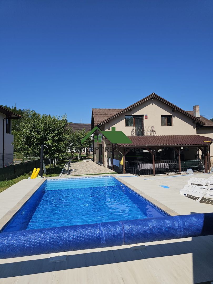 Casă cu piscină și garaj, teren 775 mp – Valea Borcutului - Poză 1