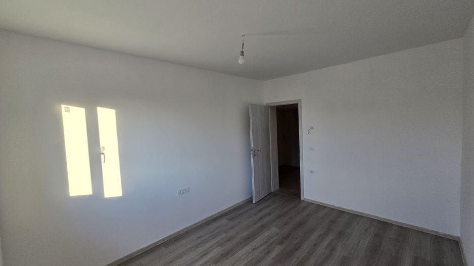 Sanandrei, Drum Asfaltat, Teren Generos, Buc Separata, 3 Dor, 2 Bai, dressing - Poză 11