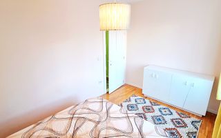 Oferim spre inchiriere un apartament cu 3 camere,modern, zona Spitalul Judetean - Poză 3