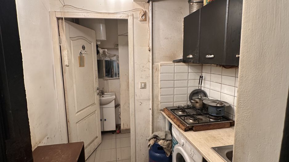 Apartament 2 camere - baie si bucatarie separate, singur pe etaj. - Poză 4