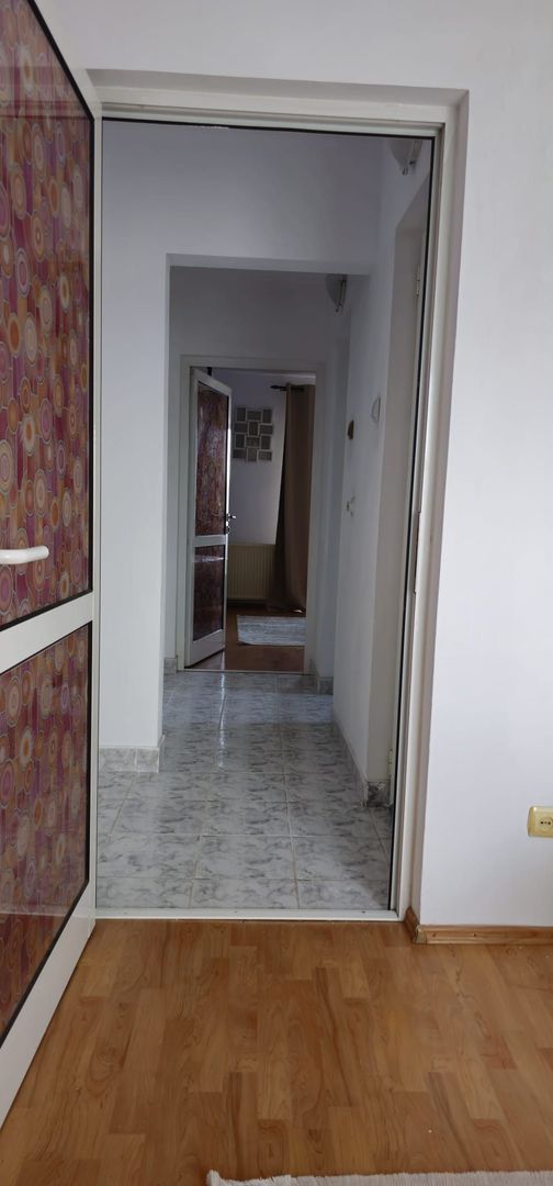 De inchiriat apartament spatios, zona Garii, et. 3, 490 euro negociabil - Poză 15