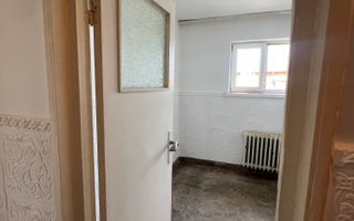 vand apartament 2 camere zona Crihala - Poză 3