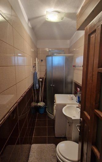 Apartament cu 3 camere de închiriat în zona Moroasa 1 - Poză 5
