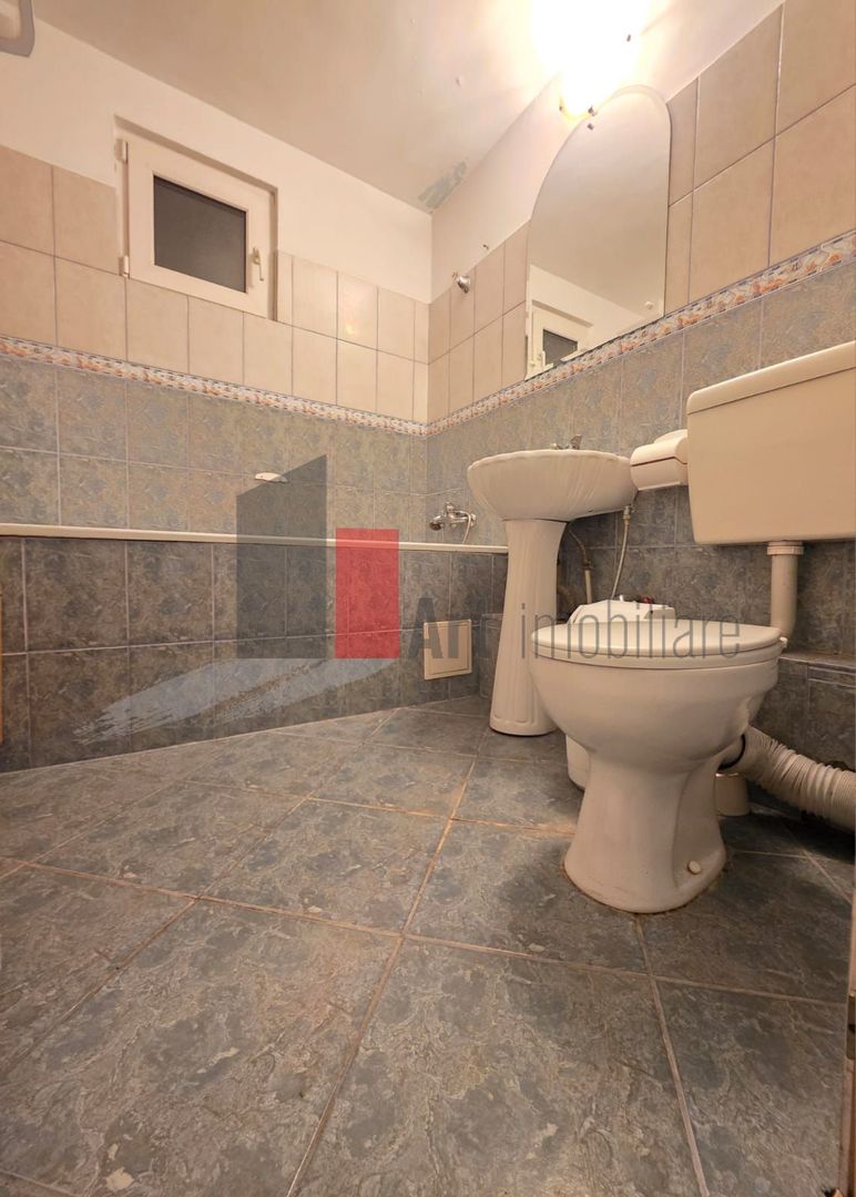 Apartament spațios cu 4 camere Crangasi - Poză 8