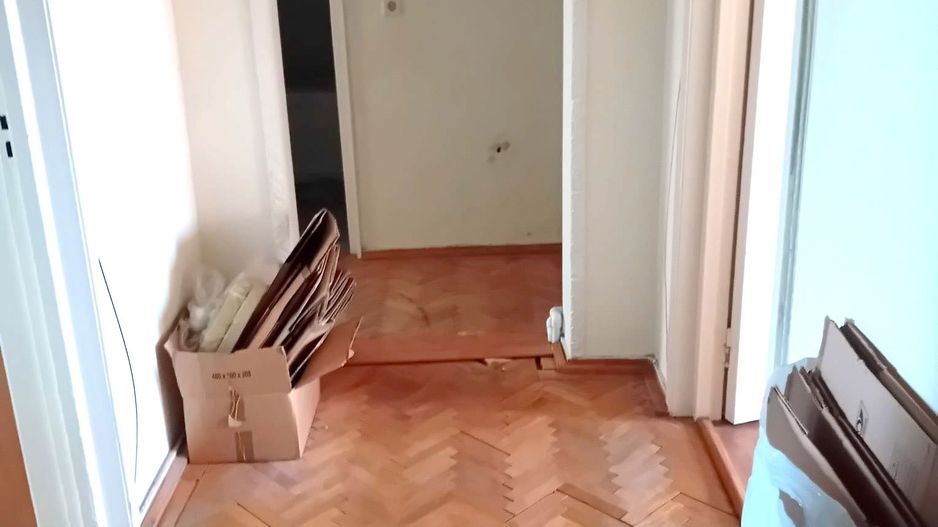 De vanzare -  apartament cu 3 camere decomandate, Tiglina 2, etaj 3/4 - Poză 10