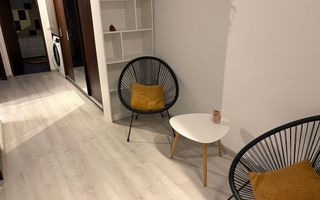 Apartament 2 camere decomandate, etaj intermediar, balcon, parcare - Poză 2