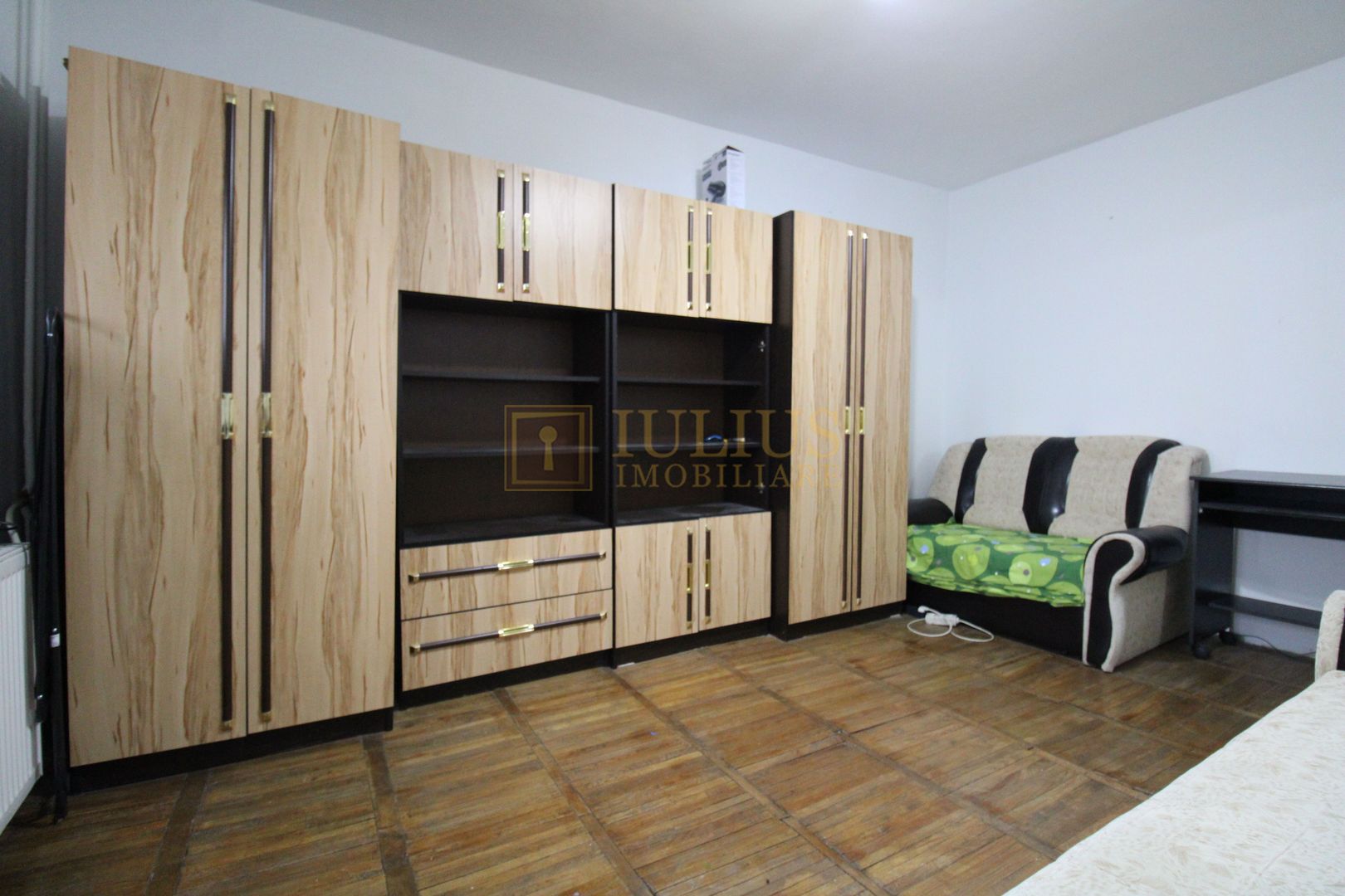 St. Invatatorului, o camera, perfect pentru o persoana sau cuplu. - Poză 3