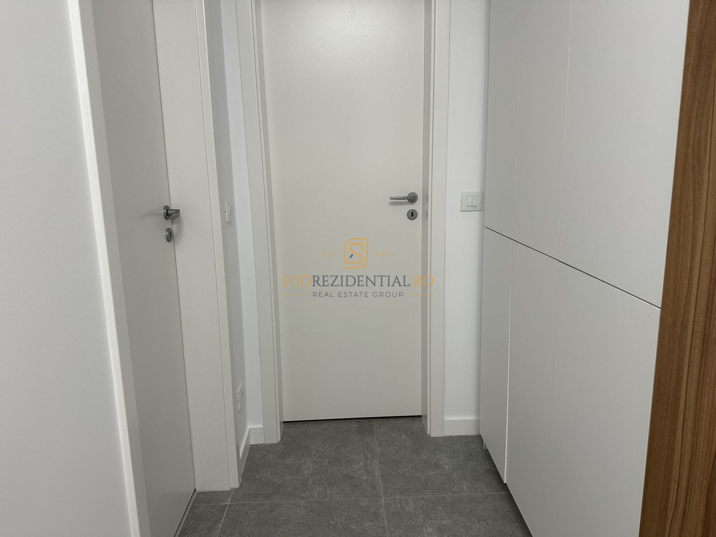De închiriat 2 camere, Vienna Parkside, Mobilat + Parcare - Poză 9