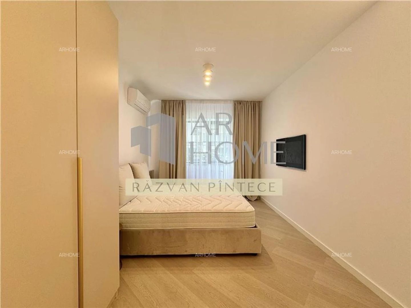 Apartament cu 3 camere decomandat - Cortina North - Poză 8