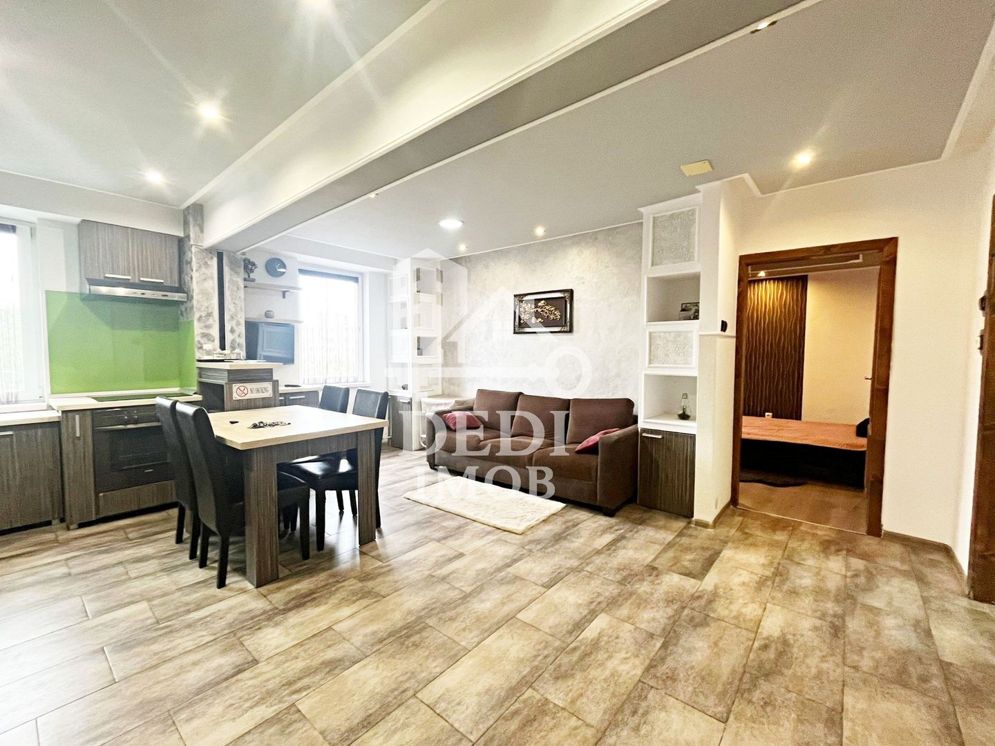 Apartament cu 2 camere de inchiriat in zona bulevardul Decebal, Oradea - Poză 1