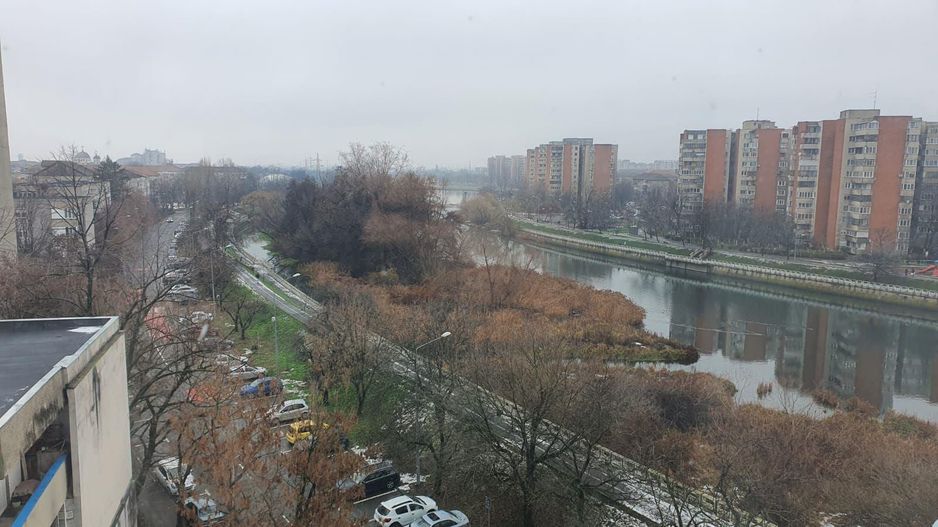 Apartament cu 2 camere decomandat Splaiul Crisanei - Poză 6