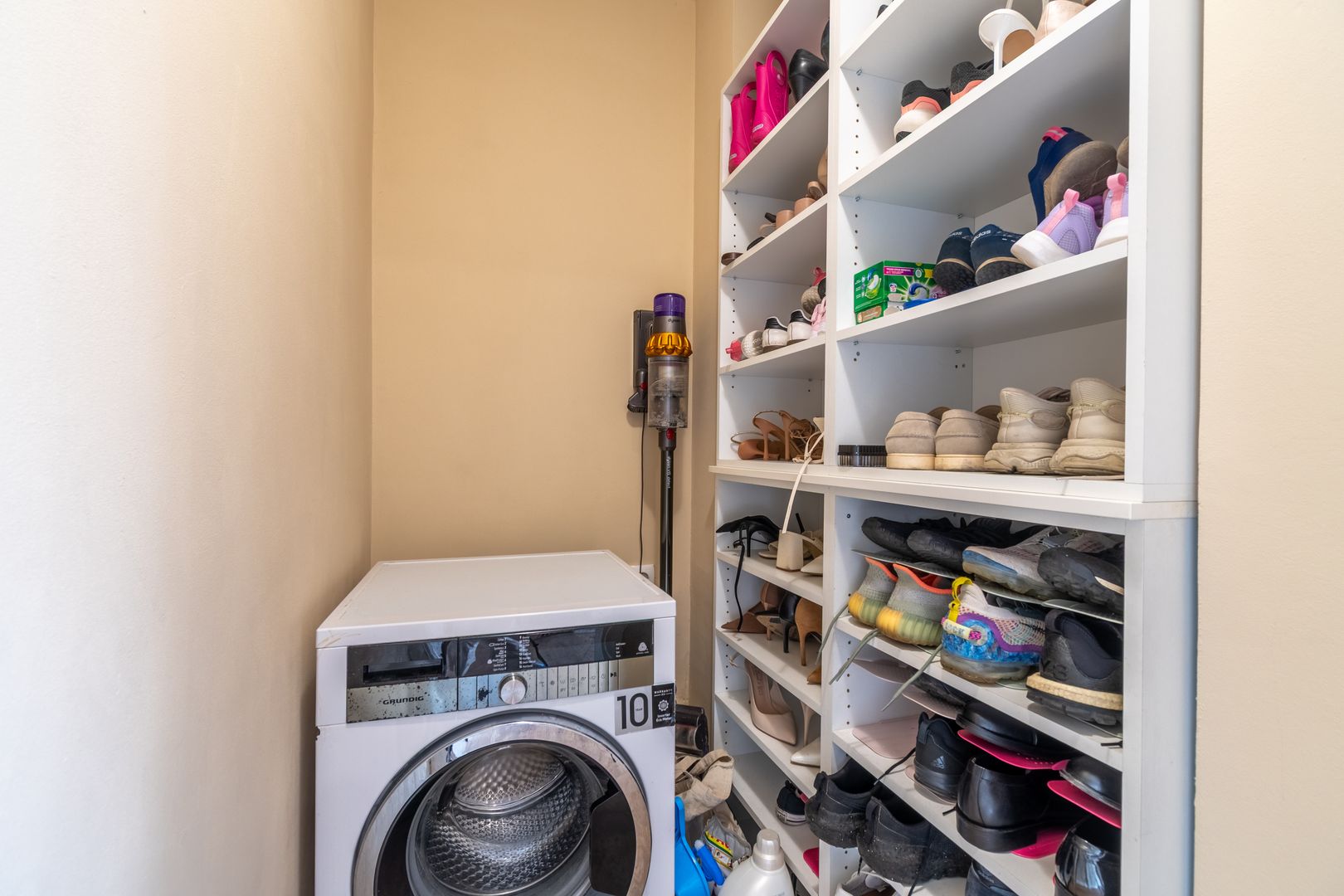 Apartament 3 camere de vanzare Bună Ziua str. Costache Negri Parcare - Poză 17