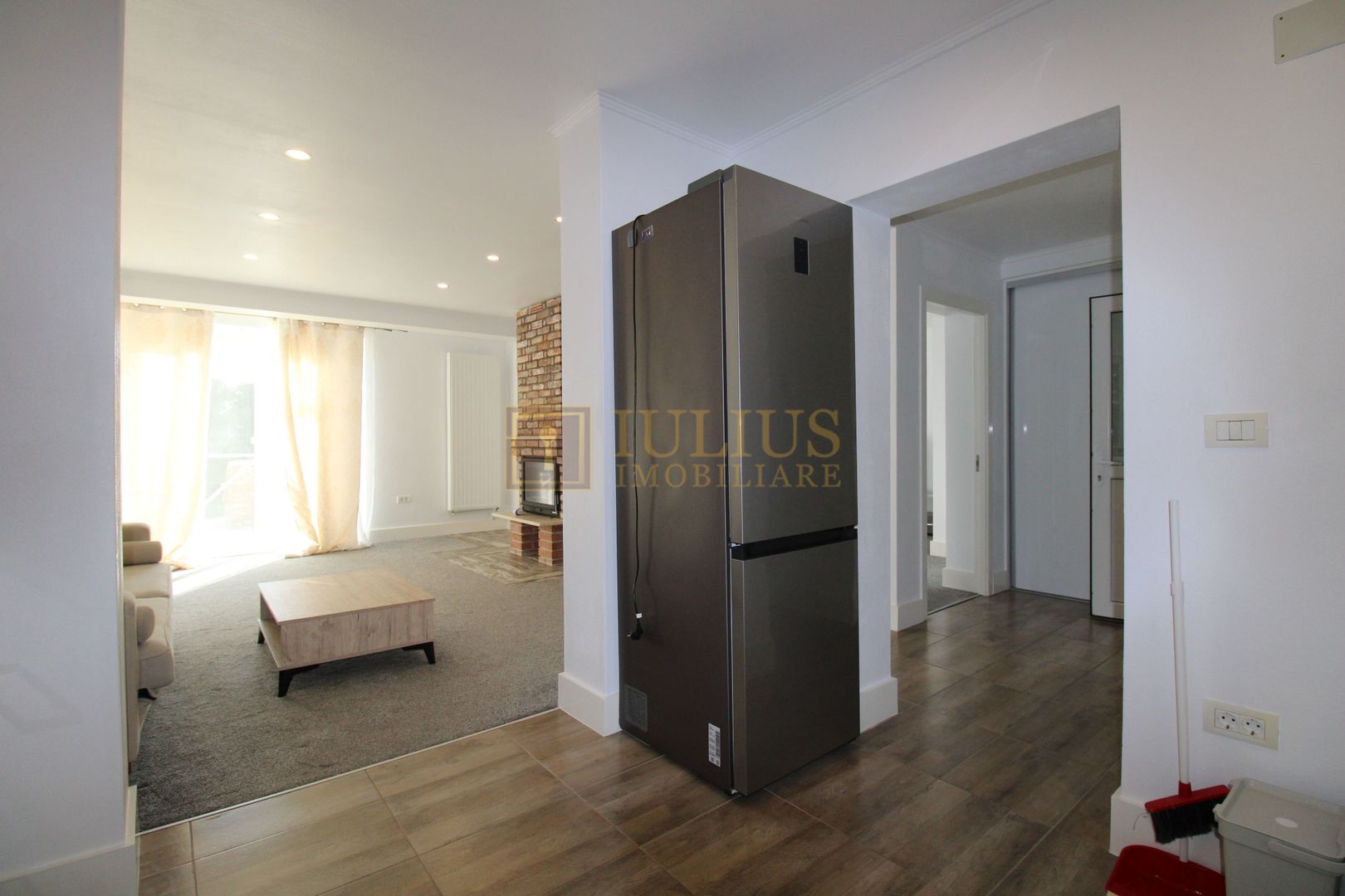 Ciarda Rosie,  4 dormitoare + 2 bai + 2 bucatarii, centrala proprie. - Poză 4