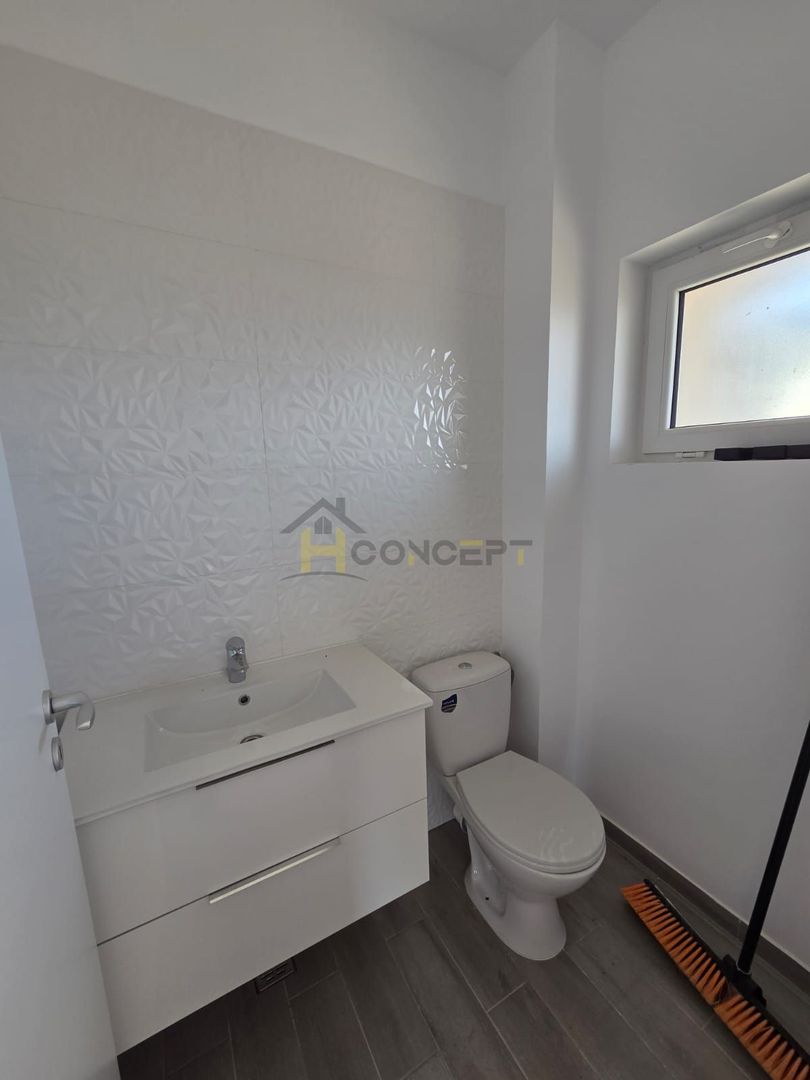 Vila spatioasa 4 camere Str Sperantei Mutare imediata - Poză 5