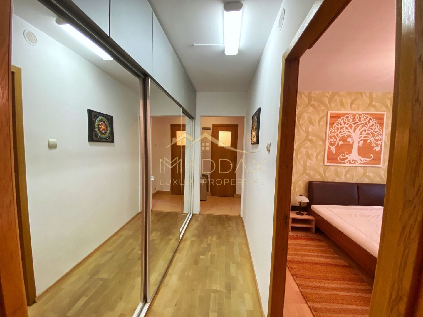 Apartament renovat cu 2 camere langa metrou de închiriat - Poză 11