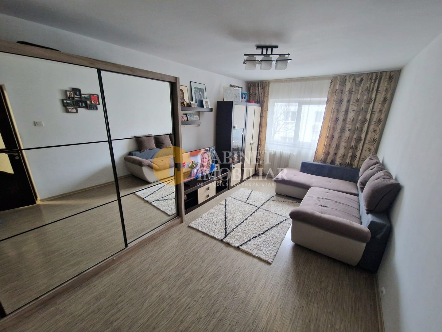 2 Camere Decomandat- Mobilat si Utilat- etaj intermediar- zona Dacia - Poză 1