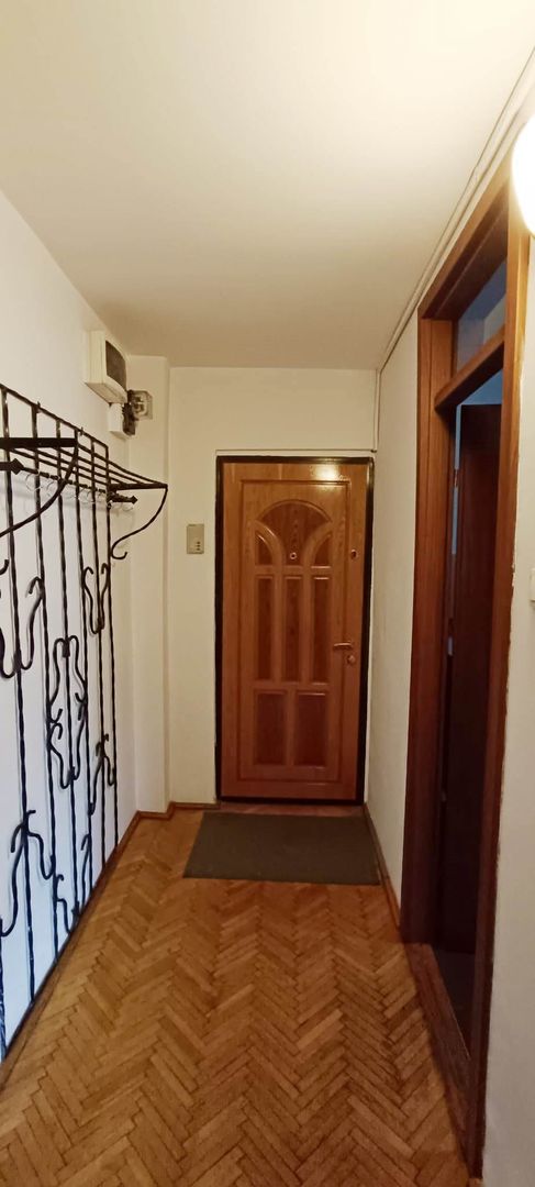Apartament cu 4 camere in Tractoru-Independentei - Poză 18