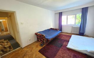 De vanzare apartament 3 camere, etaj 1, Cetate - Poză 2