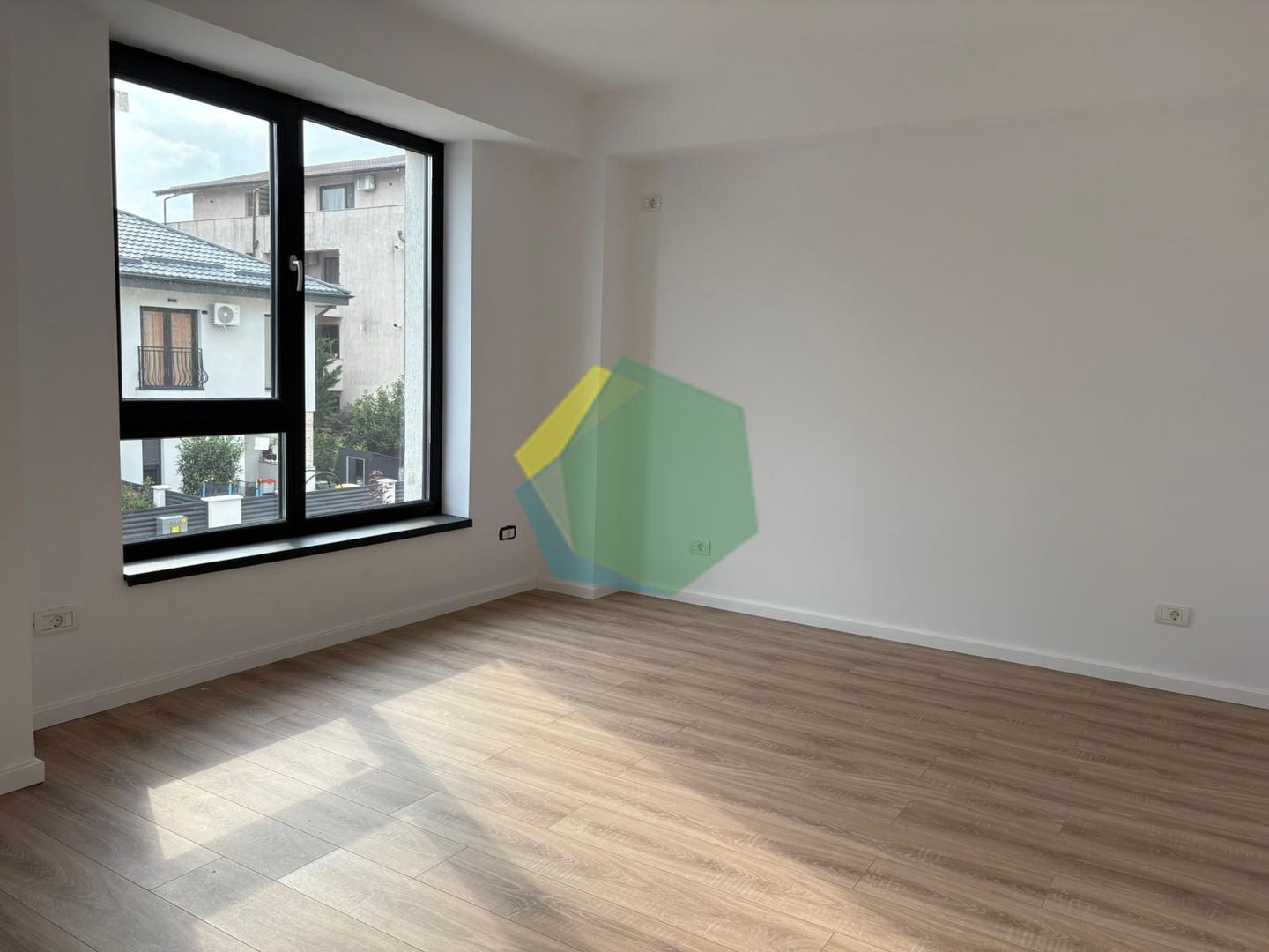 VILA DUPLEX DEOSEBITĂ | OTOPENI CENTRAL | CURTE GENEROASĂ - Poză 9