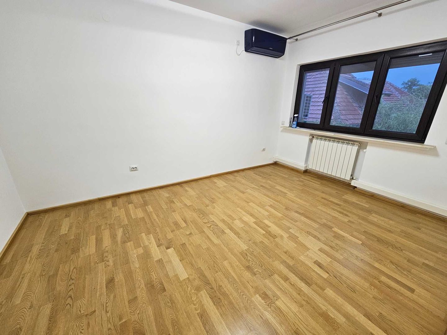 Casin Arcul de Triumf / Sandu Aldea - Inchiriere Ap. in Vila Office sup. 120MP - Poză 2