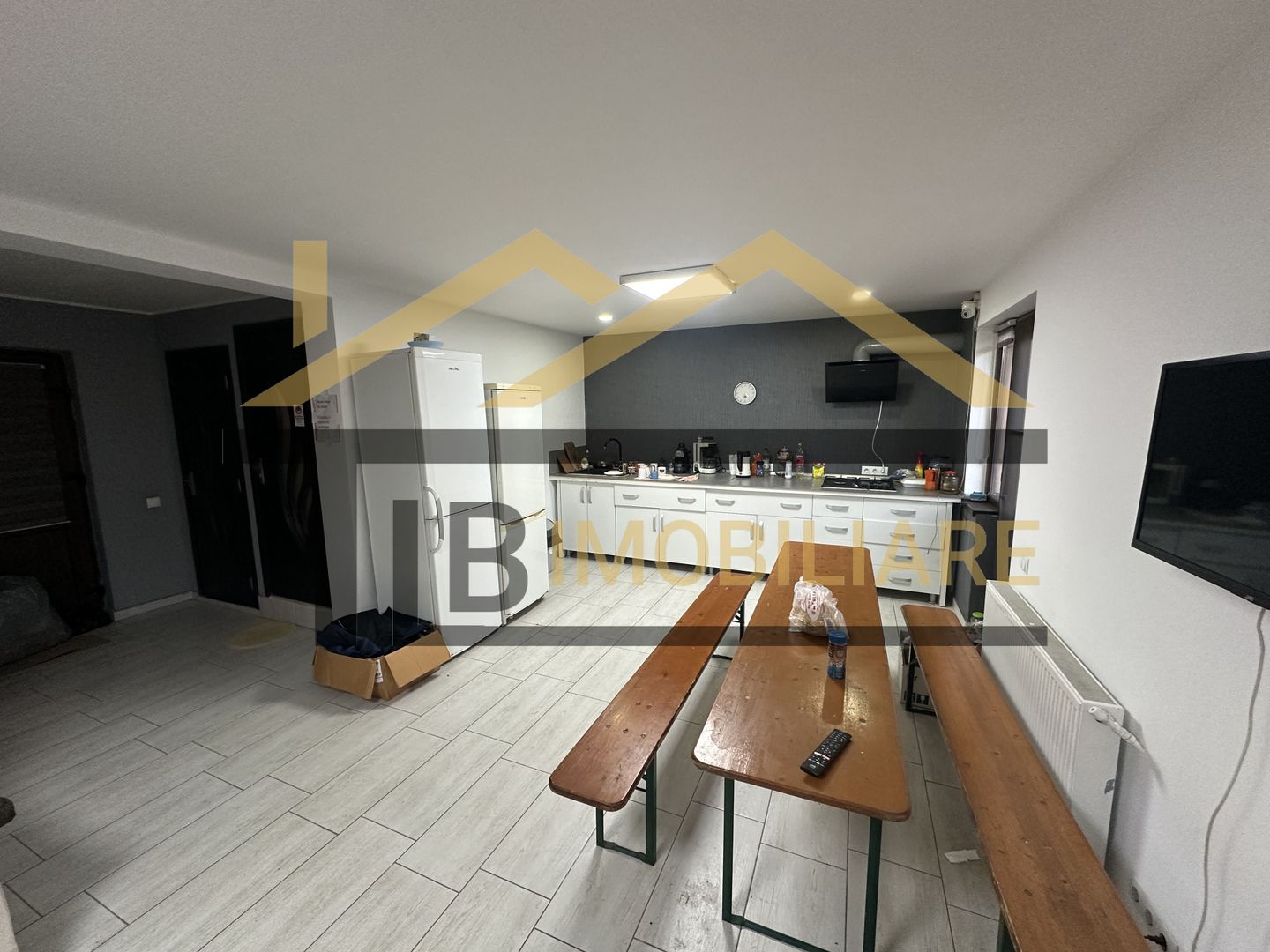 Casa cu 6 camere, 290mp, capacitate 14 persoane, Zona Cristesti - Poză 9