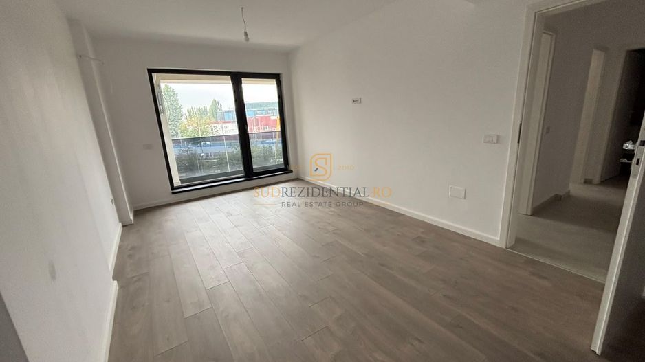 Apartament 2 camere decomandat, nemobilat, metrou Berceni - Poză 1