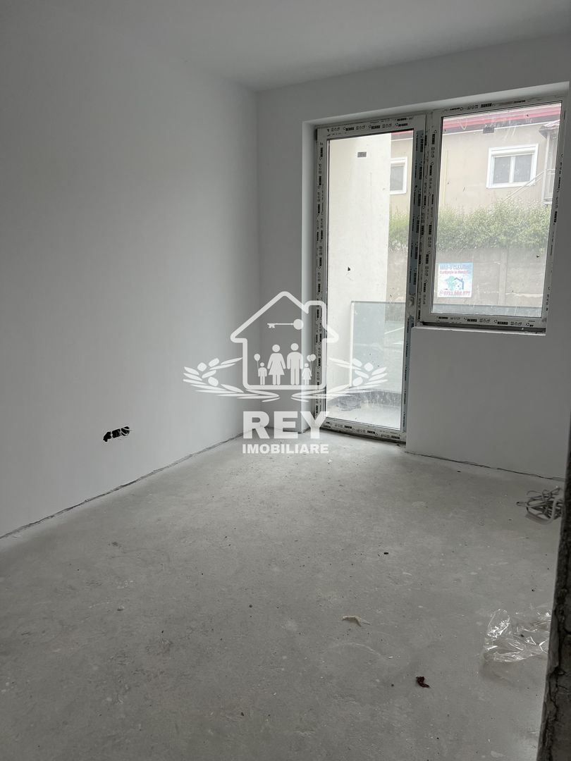 Apartament 3 camere,2 bai,2 balcoane, loc de parcare,Selimbar/Primarie - Poză 9