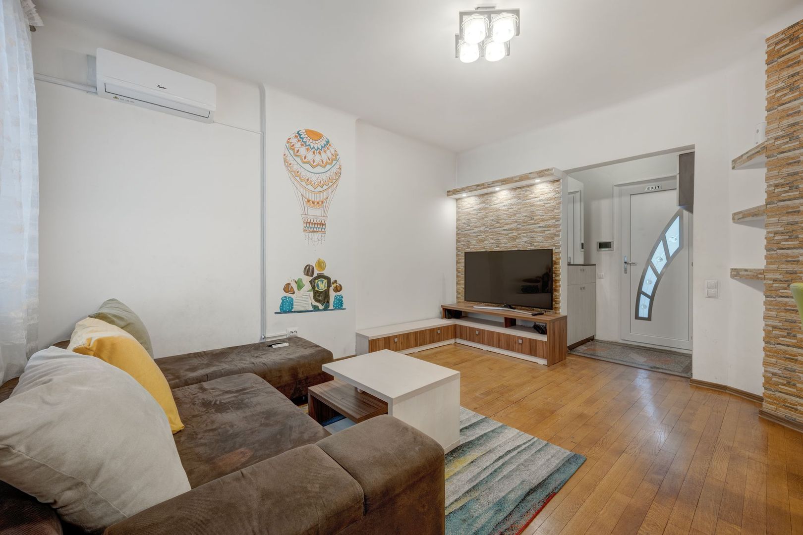 2 Apartamente  in Vila 5 Cam Metrou Basarab Gara de Nord - Poză 3