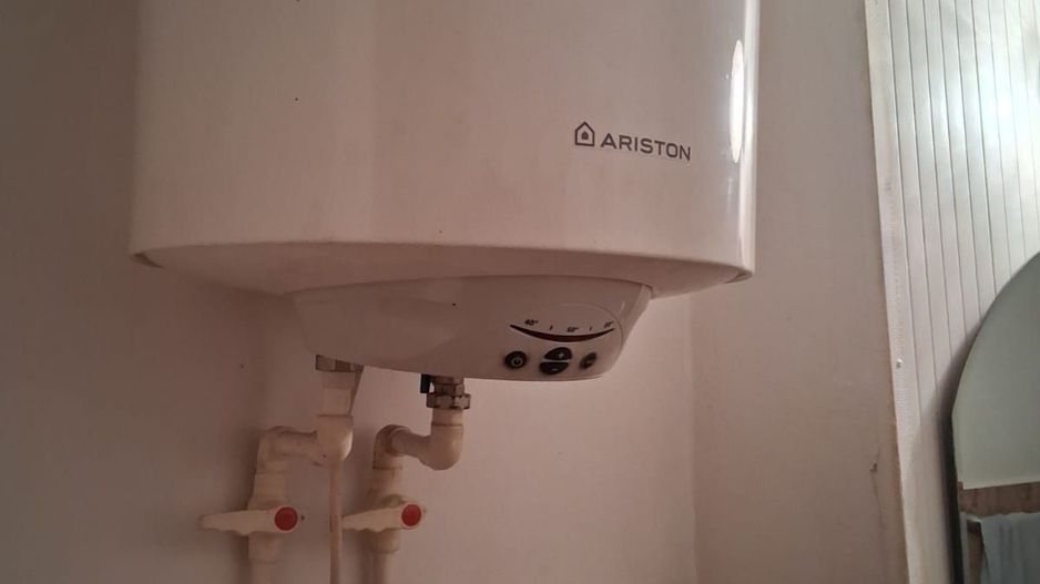 vand apartament 2 camere zona Alunisul Nou, paretr cvu terasa gaz tras - Poză 8