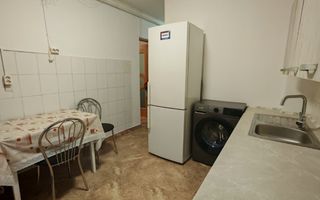 Garsoniera zona Tractorul ,bloc de apartamente - Poză 7