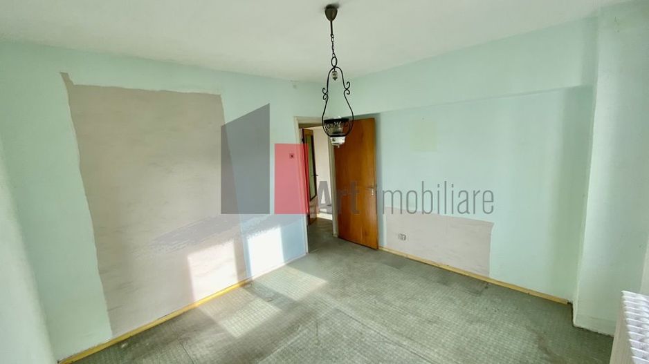 APARTAMENT DE 2 CAMERE - Poză 1