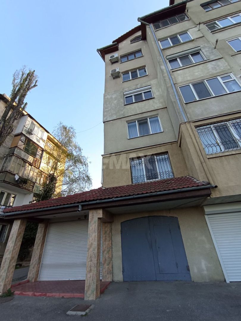 Vânzare oficii la parter, 200mp, perfect pentru magazin, atelier, frizerie, salon cosmetologic, masaj, dentist - Poză 2