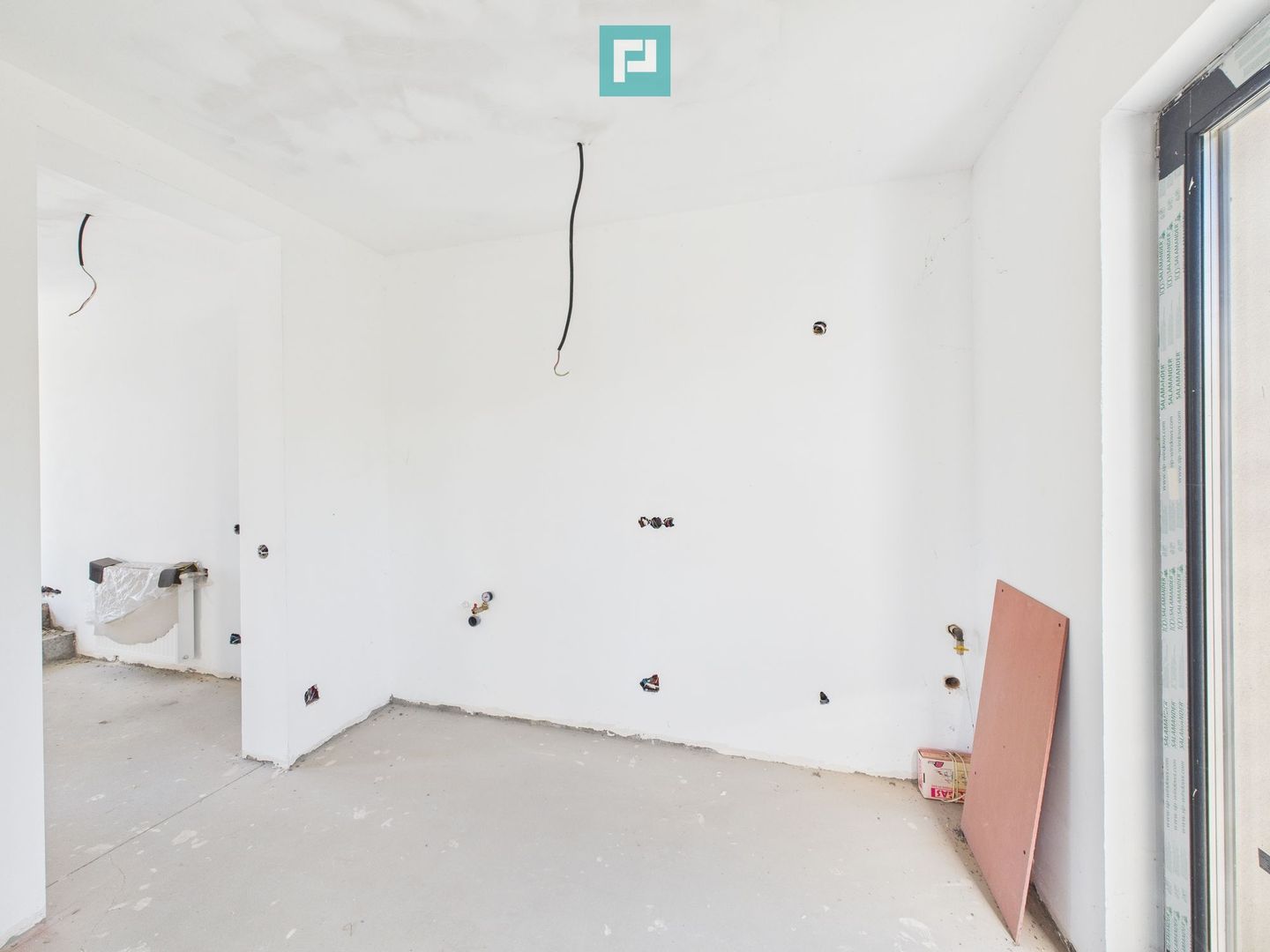 Casă modernă 3 dormitoare, curte generoasă și parcare dublă-CORBEANCA - Poză 4