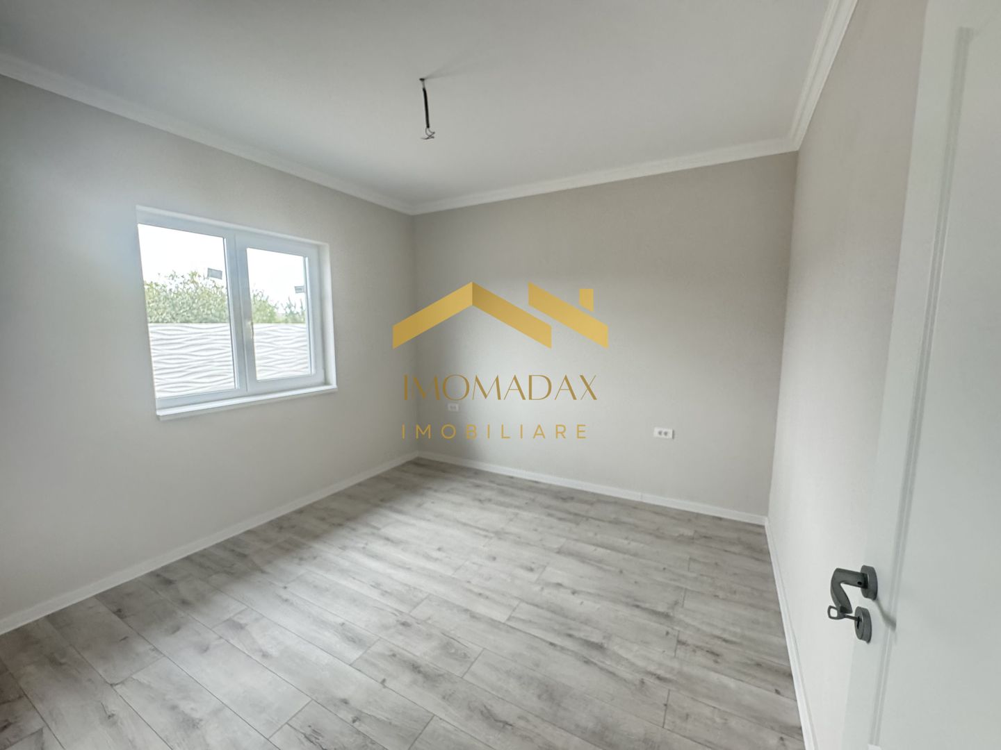 Utvin-Casa 3 Camere-Predare la cheie - Poză 2