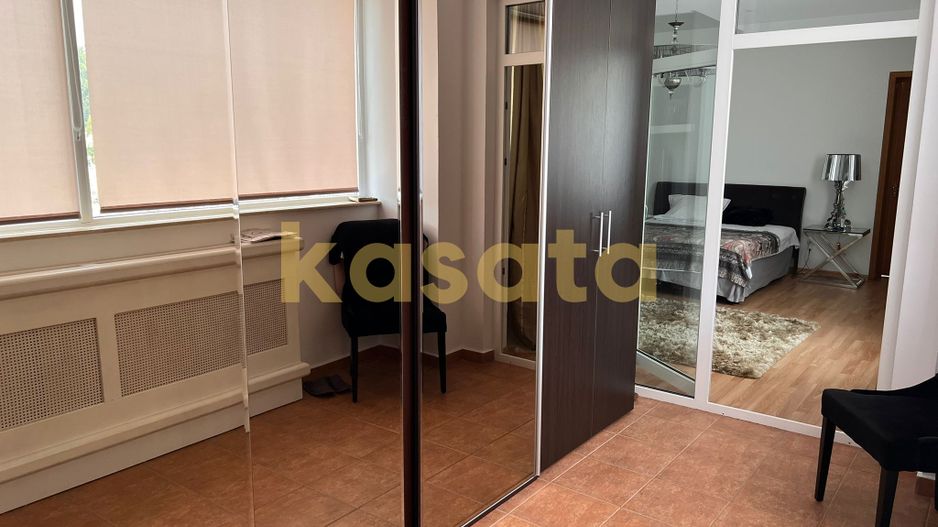 Vila deosebita 11 camere Erou Iancu Nicolae - Poză 19