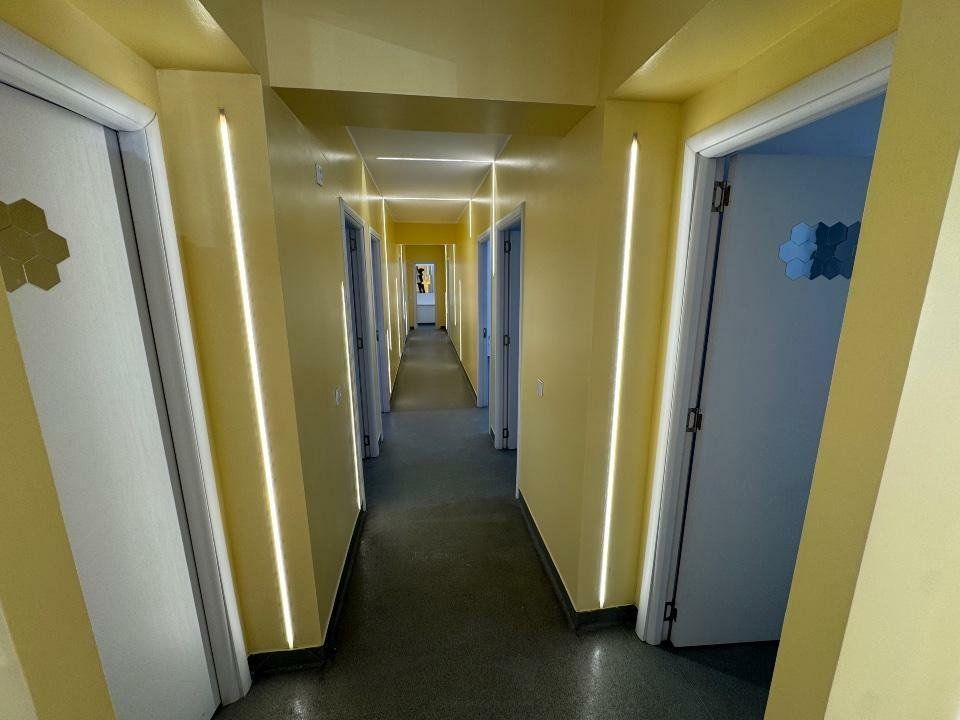 Spaţiu com. Clinica Stomatologică  în faţa staţiei STb S170 - Poză 8