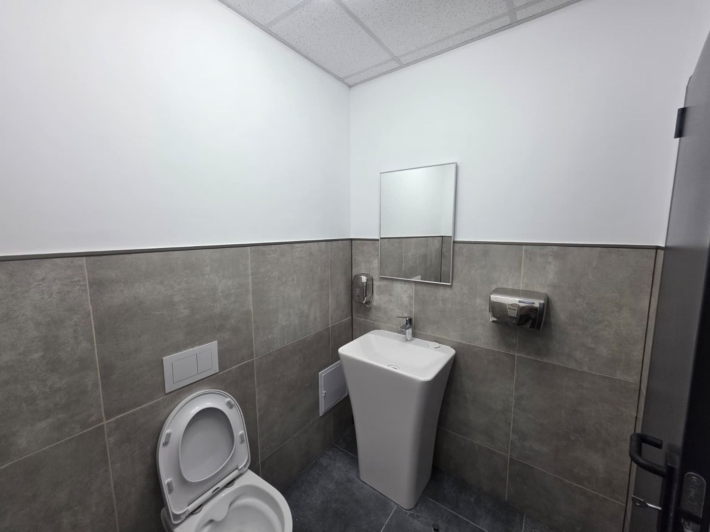 Spatiu Comercial de Inchiriat | Burdujeni, Suceava | Pret: 2.000€/luna - Poză 7