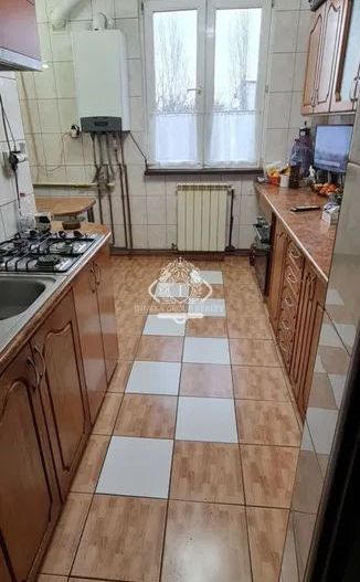 Apartament 4 camere decomandat in zona Brancoveanu | Centrala | Parcare - Poză 3