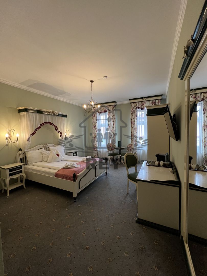 Vila de vanzare in zona Centrala/Orasul de jos - Poză 50