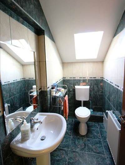 Vila spațioasă la intrare în Dumbravita - Poză 14