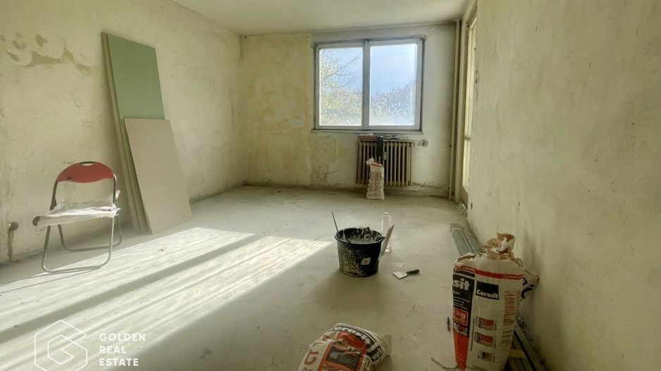 Apartament 3 camere, 2 bai, 2 balcoane, pregatit pentru renovare,  Zona Titan - Poză 1