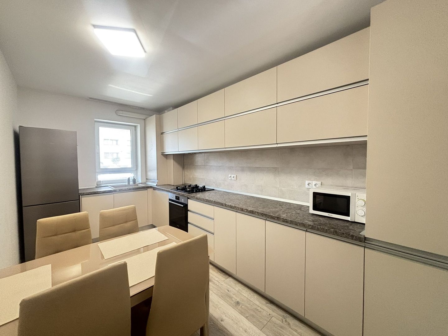 Apartament 3 camere – Coresi Kasper - Poză 1